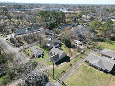 6303 Tuskegee Street Houston TX 77091