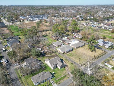 6303 Tuskegee Street Houston TX 77091