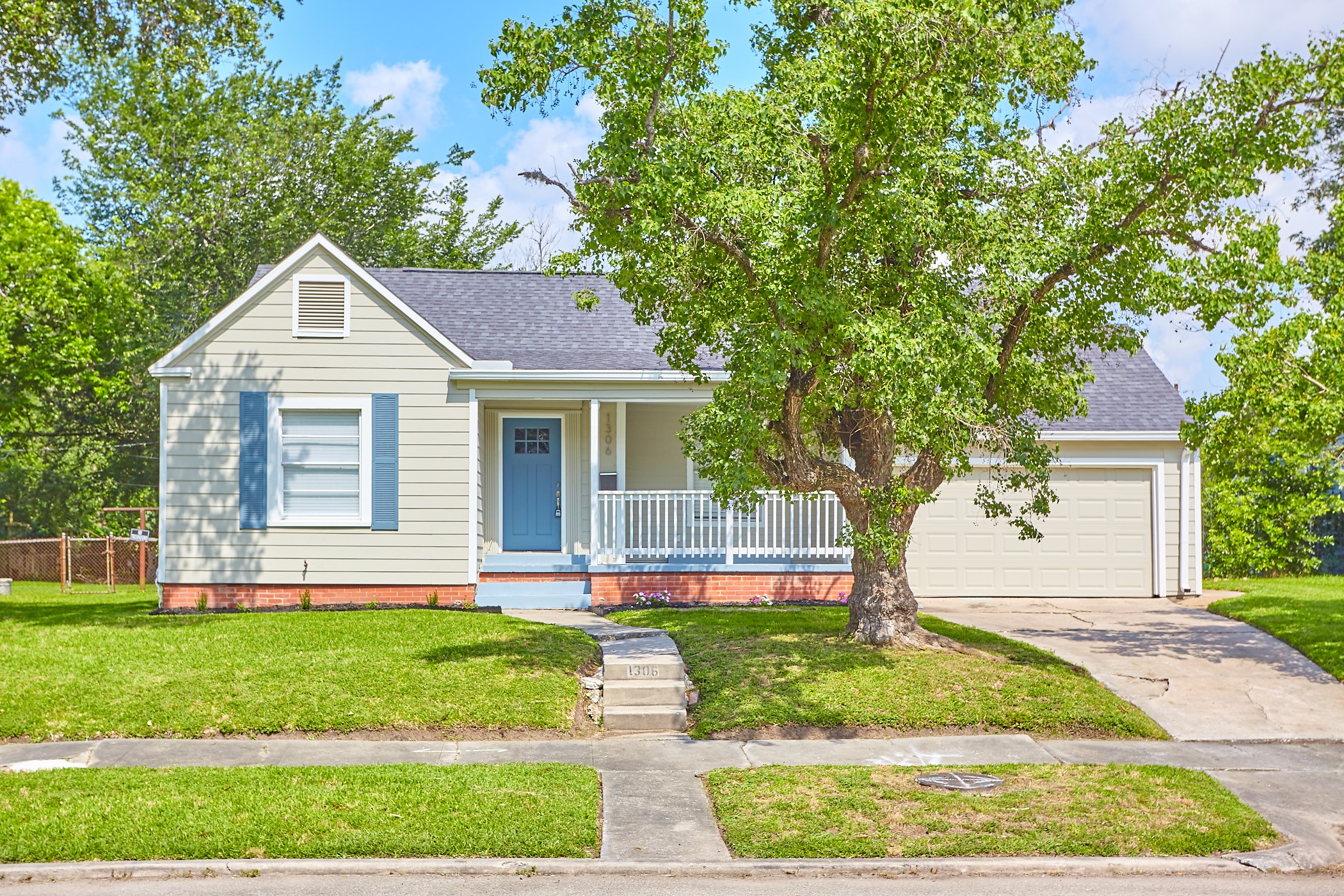 1306 Smallwood Lane Houston TX 77023