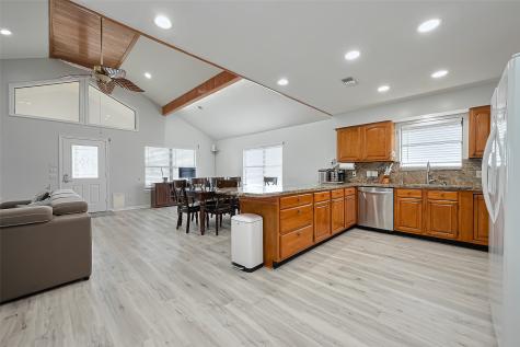 210 Sampan Drive Tiki Island TX 77554