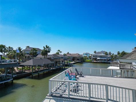 210 Sampan Drive Tiki Island TX 77554