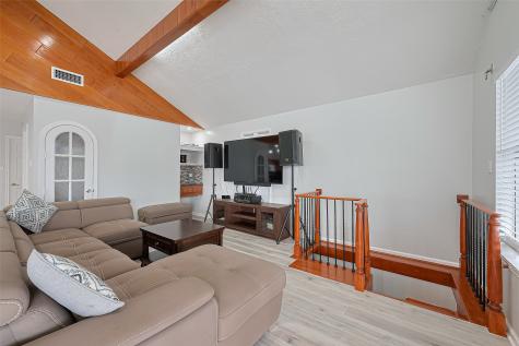 210 Sampan Drive Tiki Island TX 77554