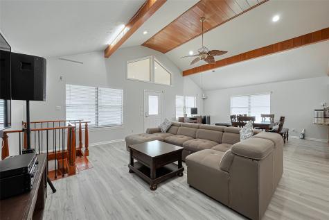210 Sampan Drive Tiki Island TX 77554