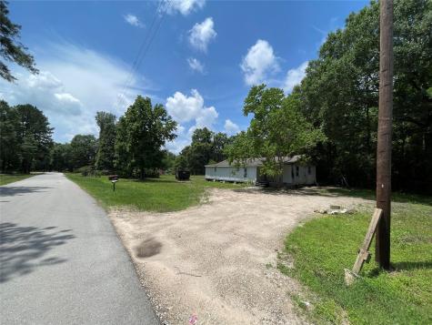 1725 Greenbelt Drive Cleveland TX 77328