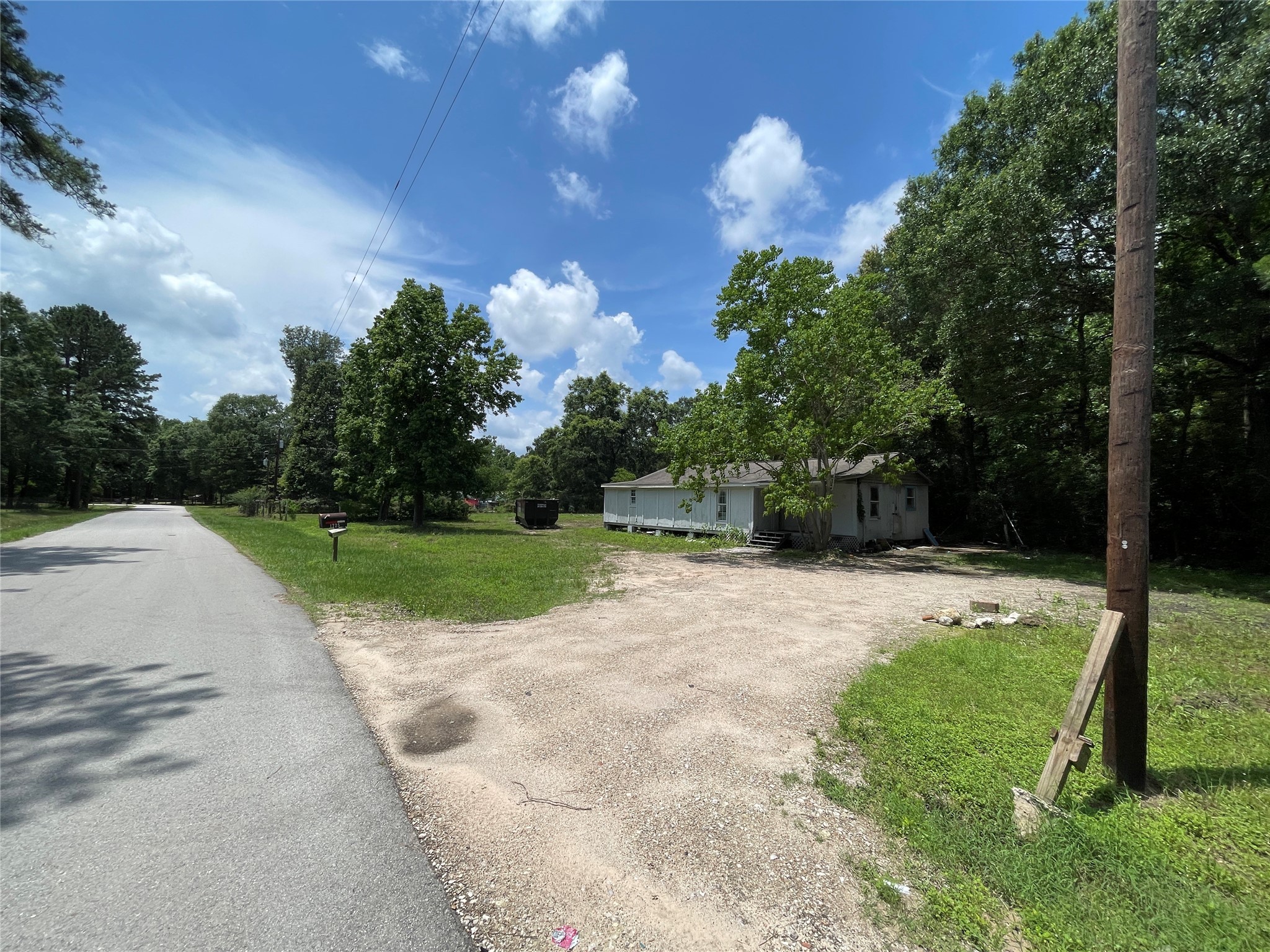 1725 Greenbelt Drive Cleveland TX 77328