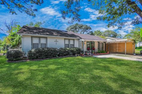 1103 Fowlkes Street Sealy TX 77474