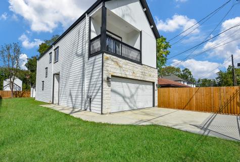 8621 Bertwood Street Houston TX 77016