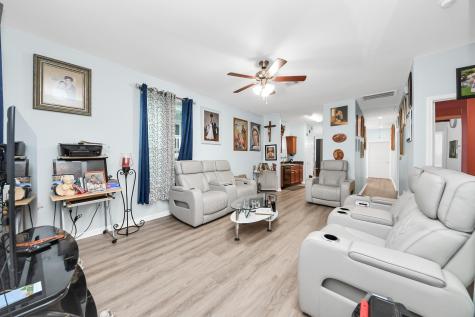 5319 Avenue R Galveston TX 77551