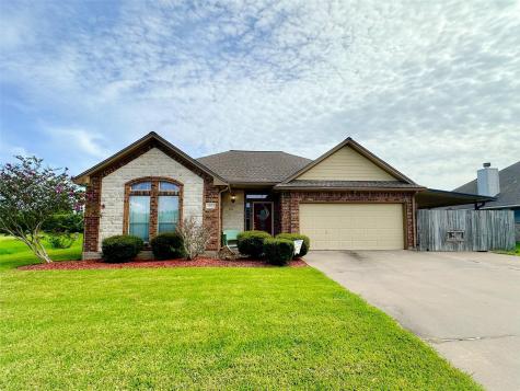 200 Washington Avenue Clute TX 77531