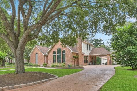 13 Woods Estates Drive Conroe TX 77304