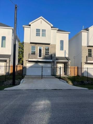 7816 De Priest Street Houston TX 77088
