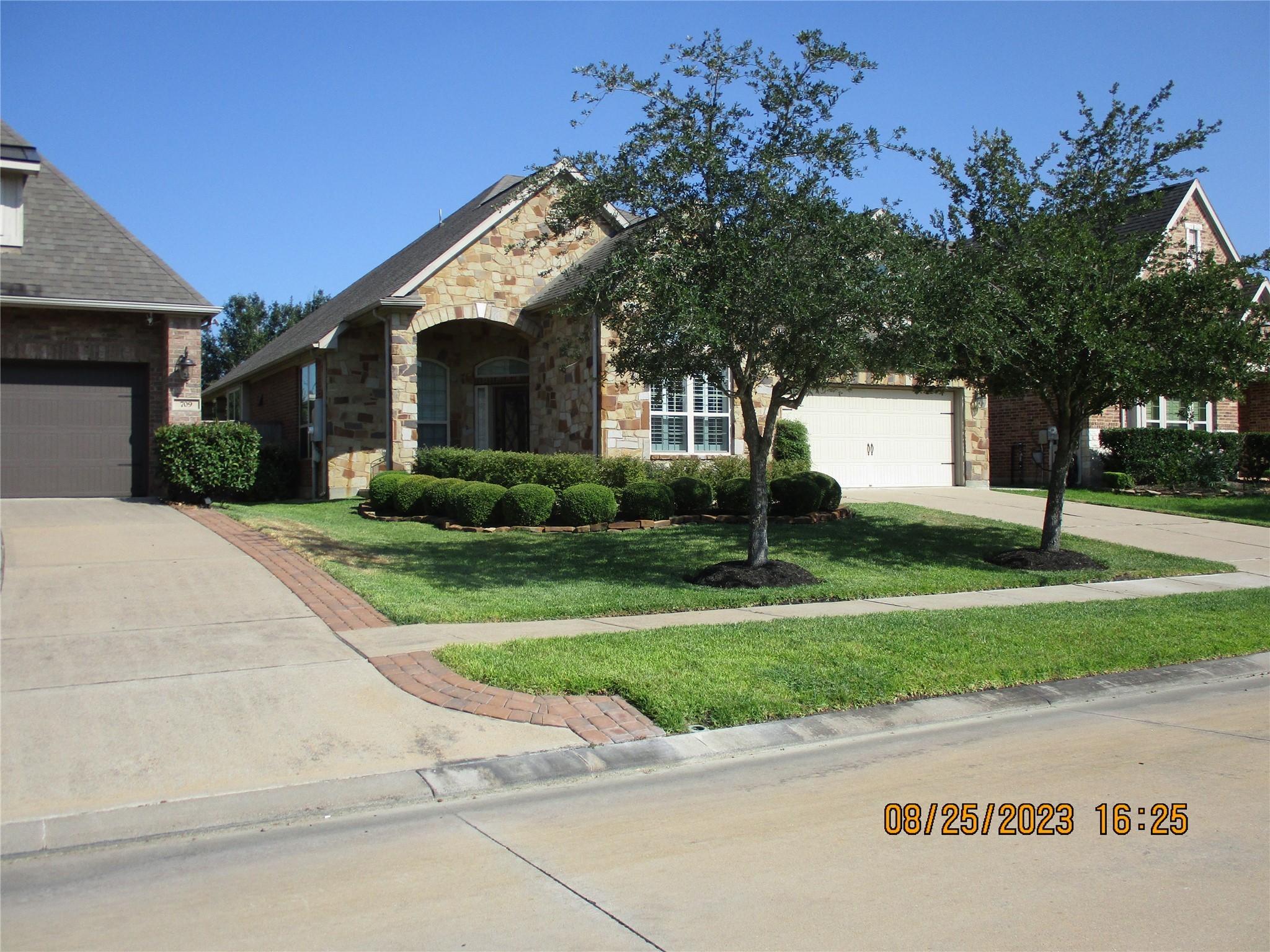 711 Victory Terrace Lane Friendswood TX 77546