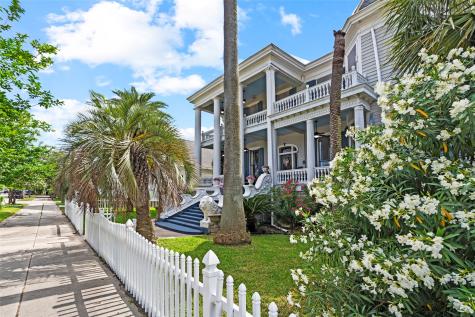 1103 33rd Street Galveston TX 77550