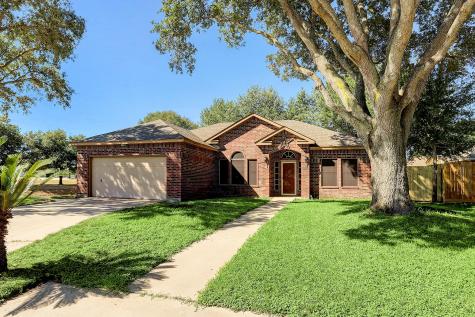 609 Shadowlake Circle Sealy TX 77474