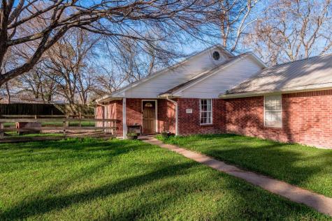 2203 Shannon Drive Huntsville TX 77320