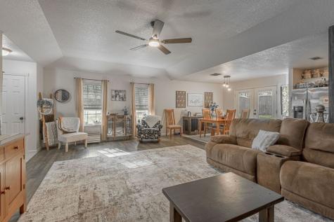 2203 Shannon Drive Huntsville TX 77320