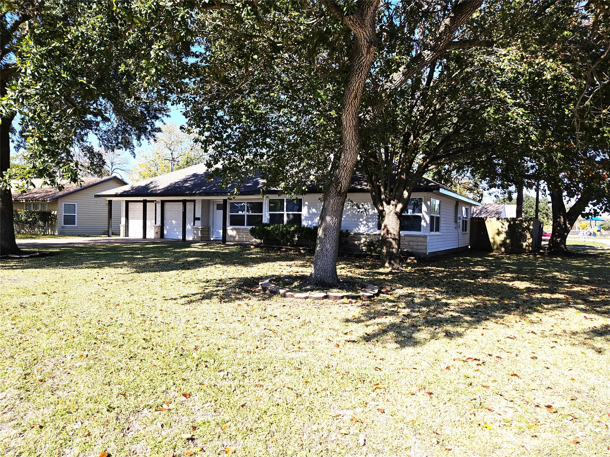 104 13th Avenue N Texas City TX 77590