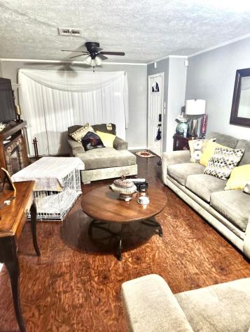 1603 Beusch Drive Pasadena TX 77502