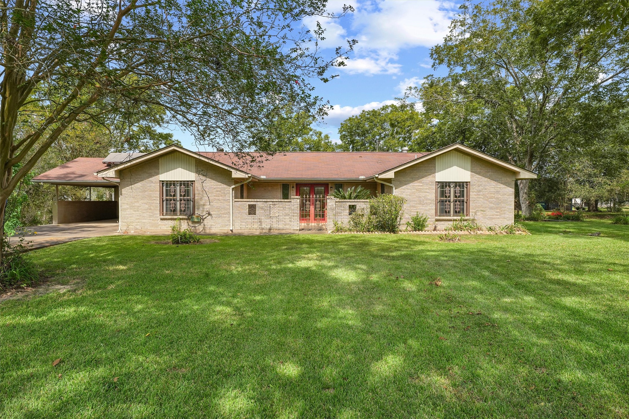 137 County Road 492 Dayton TX 77535