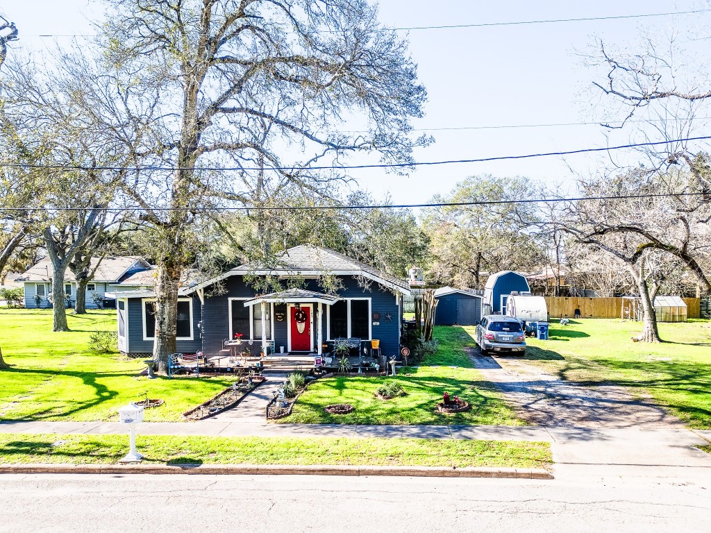 105 W Stockbridge Street Eagle Lake TX 77434