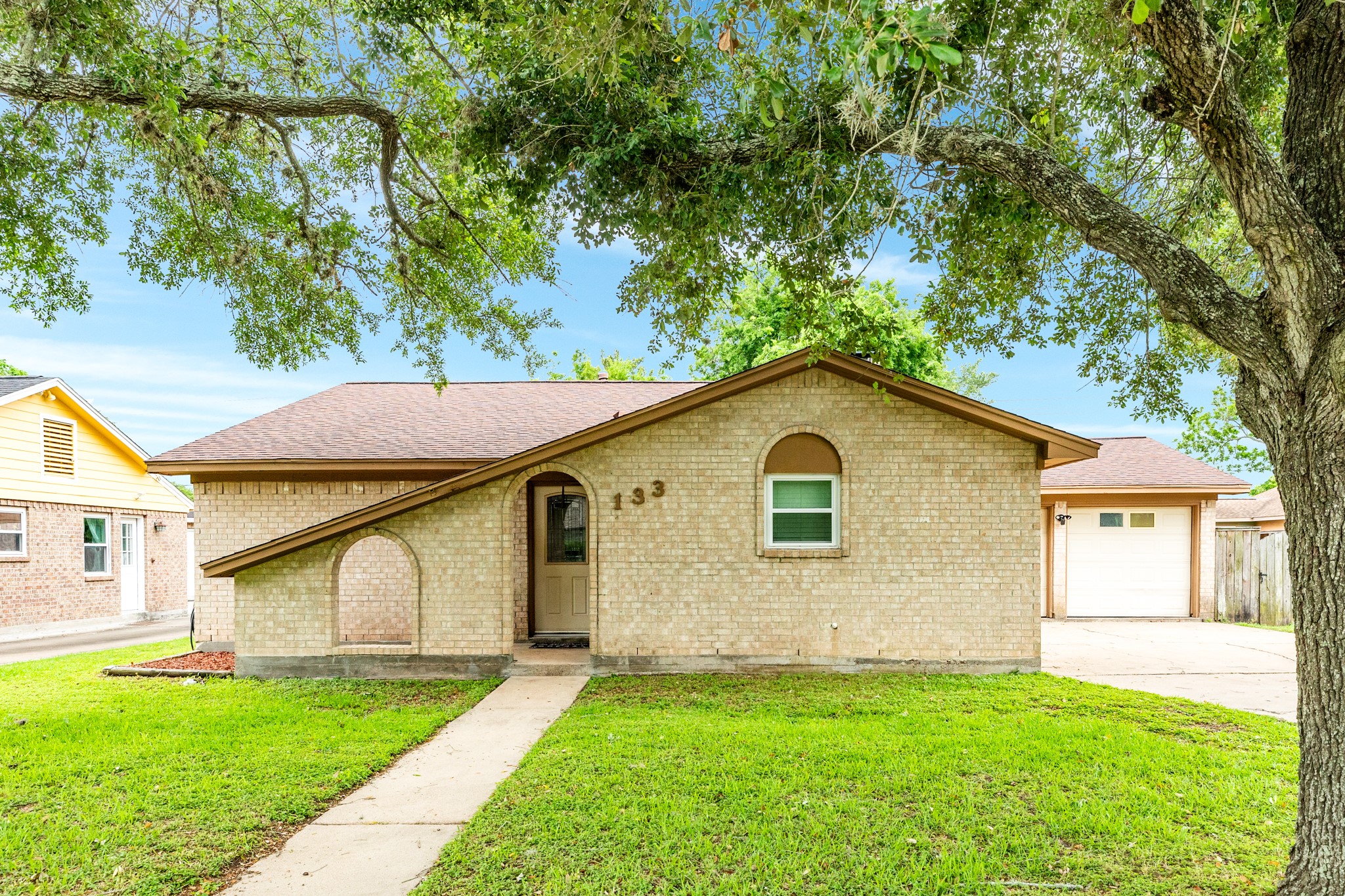 133 Spruce Street Lake Jackson TX 77566