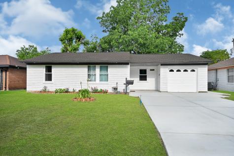 2202 Huckleberry Lane Pasadena TX 77502