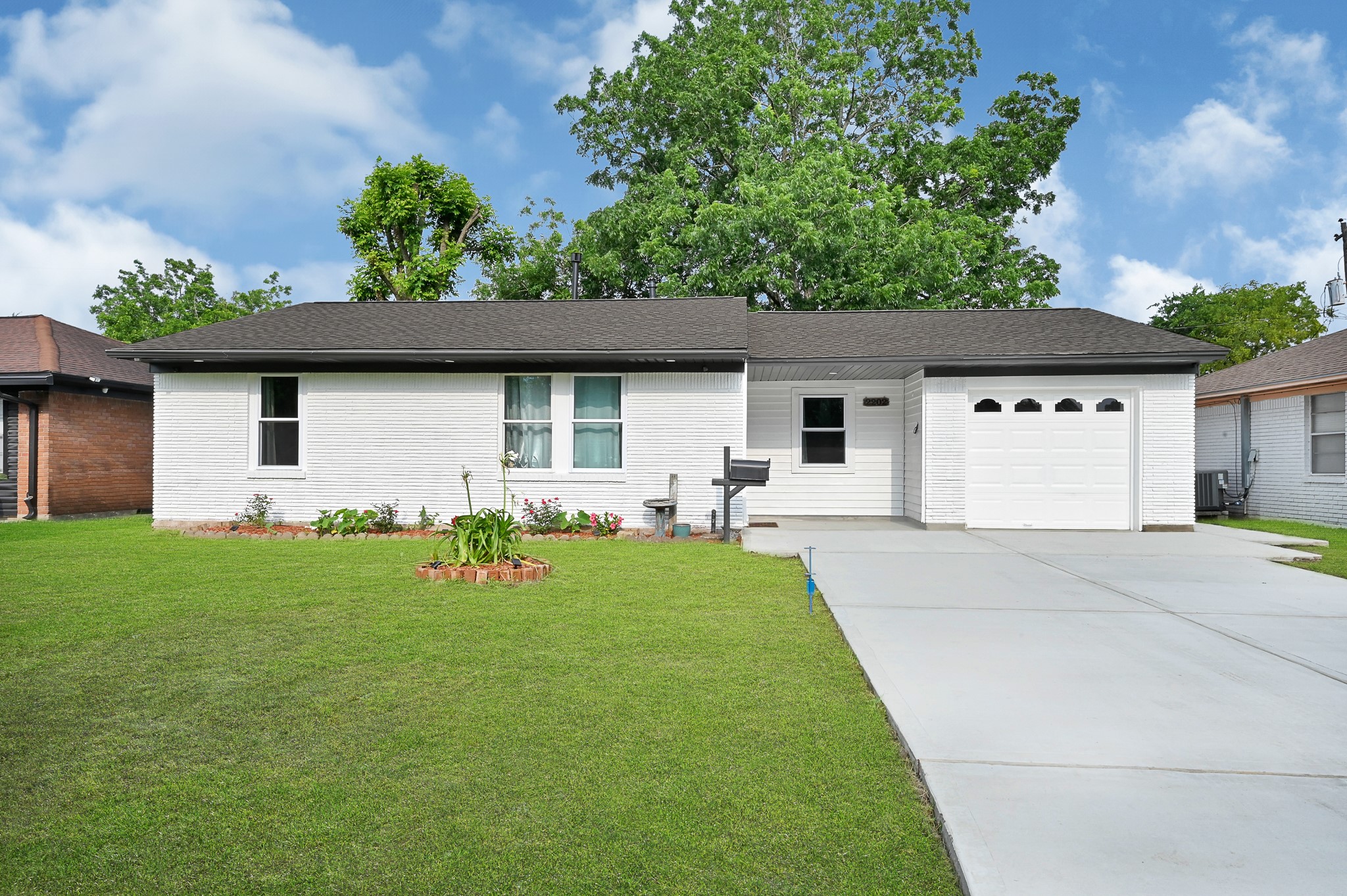 2202 Huckleberry Lane Pasadena TX 77502