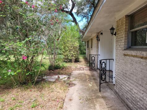 1513 S Columbia Drive West Columbia TX 77486