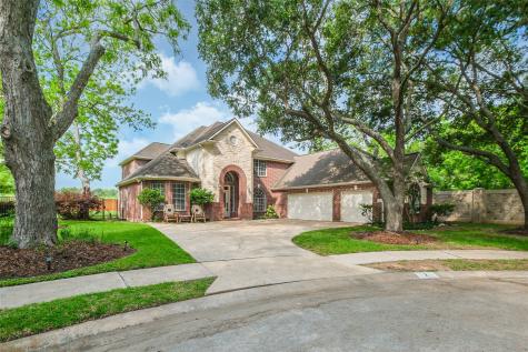 2 Twin Valley Drive Sugar Land TX 77479