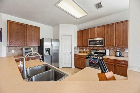 2355 Emory Knoll Drive Fresno TX 77545