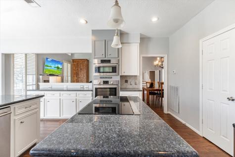 208 Springs Edge Drive Conroe TX 77356