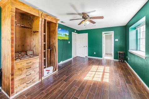 208 Springs Edge Drive Conroe TX 77356