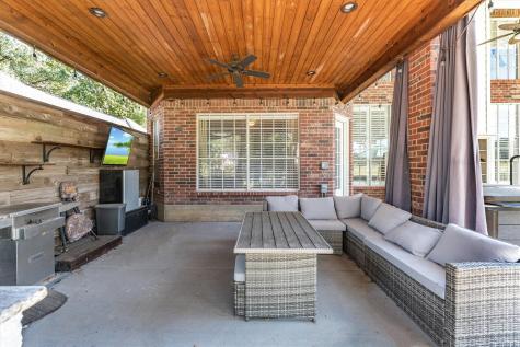 208 Springs Edge Drive Conroe TX 77356