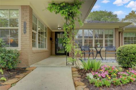 3738 Drummond Street Houston TX 77025