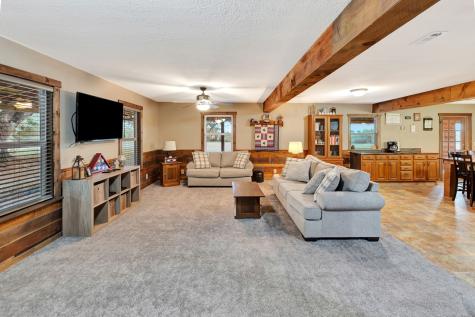 1710 County Road 399 Louise TX 77455