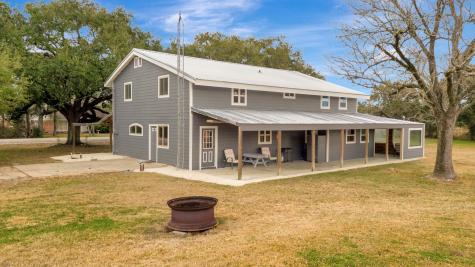 1710 County Road 399 Louise TX 77455