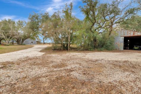 1710 County Road 399 Louise TX 77455
