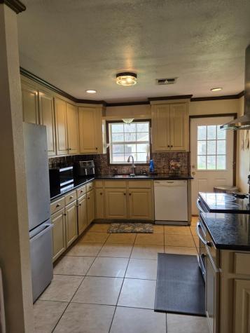 327 J And H Lane Nacogdoches TX 75964
