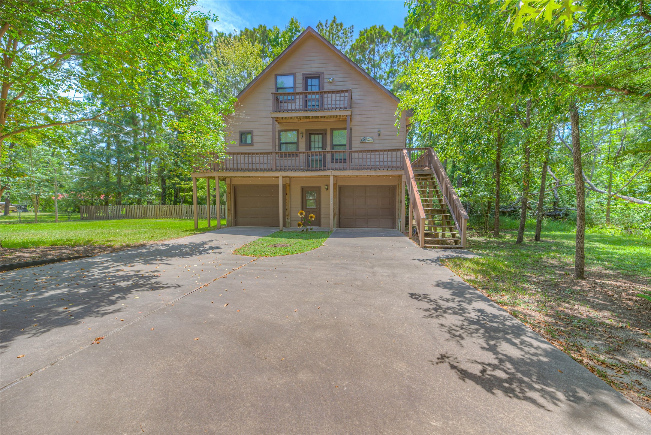 445 Knollwood Creek Onalaska TX 77360