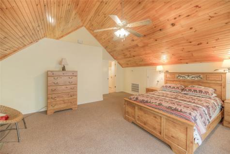 445 Knollwood Creek Onalaska TX 77360