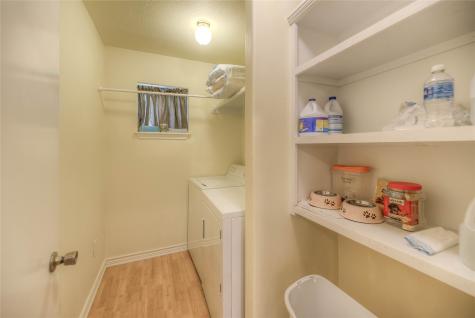 445 Knollwood Creek Onalaska TX 77360