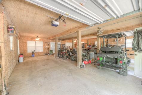 445 Knollwood Creek Onalaska TX 77360