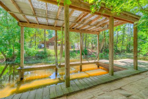 445 Knollwood Creek Onalaska TX 77360