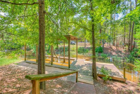 445 Knollwood Creek Onalaska TX 77360
