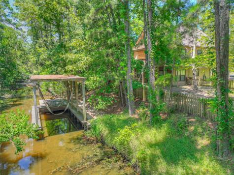445 Knollwood Creek Onalaska TX 77360