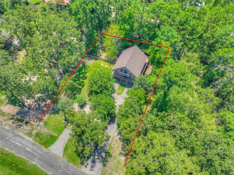 445 Knollwood Creek Onalaska TX 77360