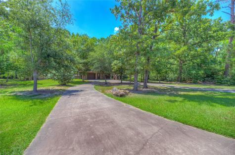 445 Knollwood Creek Onalaska TX 77360