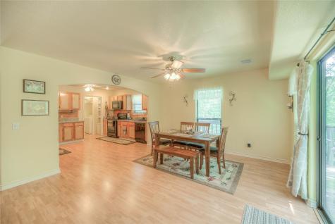 445 Knollwood Creek Onalaska TX 77360