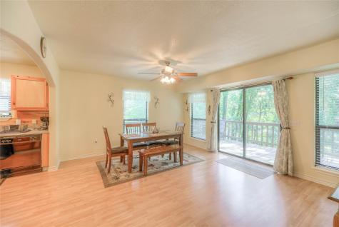 445 Knollwood Creek Onalaska TX 77360