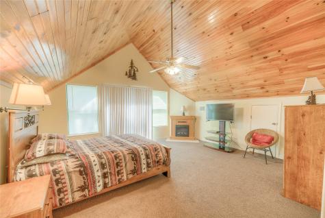 445 Knollwood Creek Onalaska TX 77360